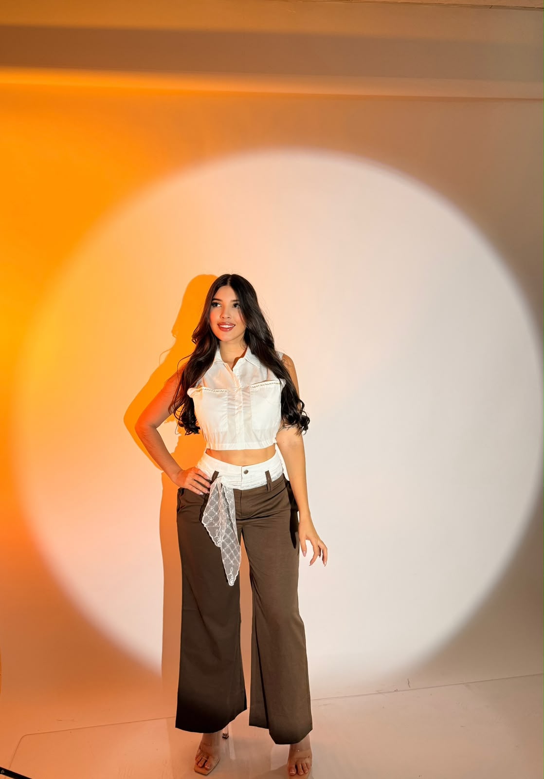 PANTALON DE VESTIR CON CORREA BLONDA